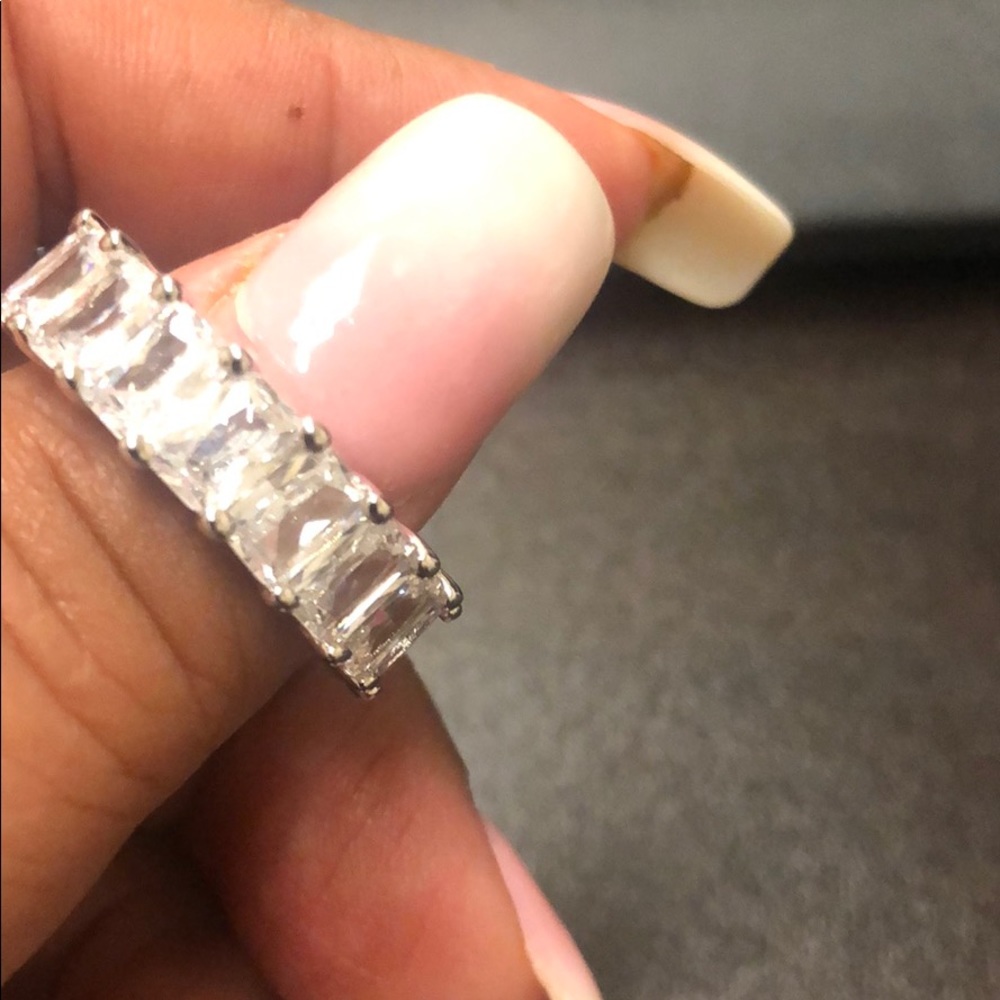 Silver ring - Picture 2 of 3